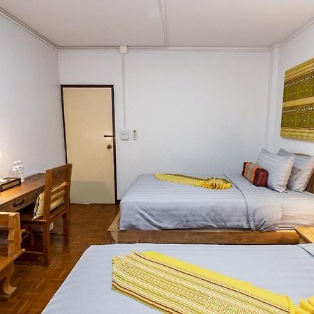Baan Singharaj Hotell Chiang Mai Exteriör bild