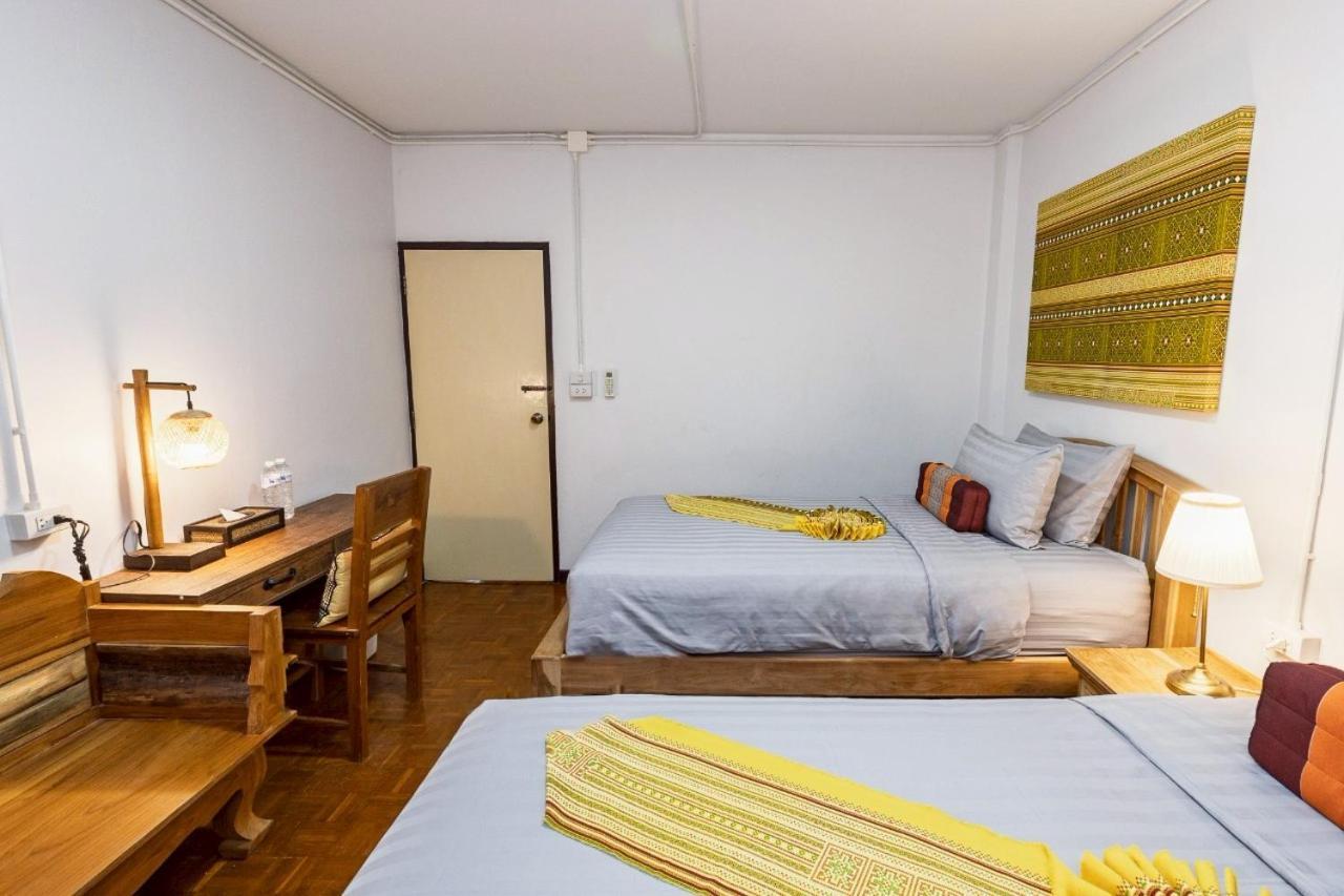 Baan Singharaj Hotell Chiang Mai Exteriör bild